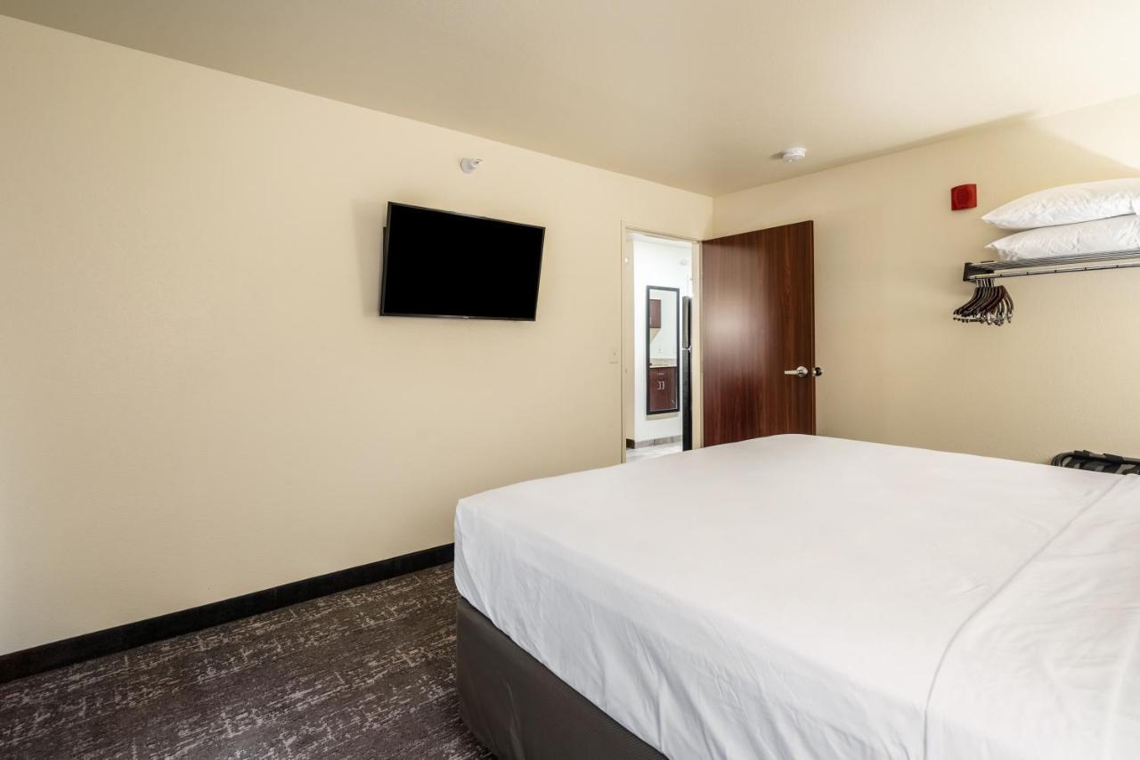 Cobblestone Hotel&Suites - Morgan Exterior foto