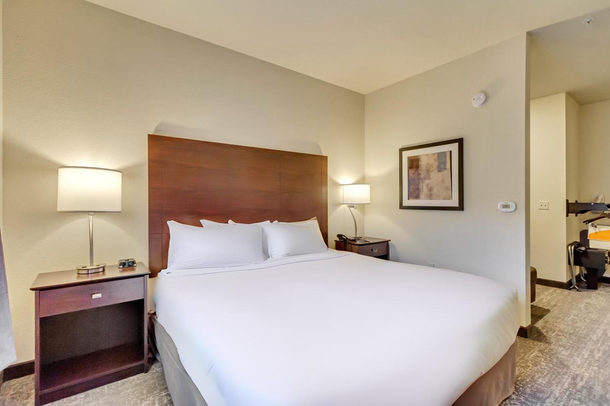 Cobblestone Hotel&Suites - Morgan Exterior foto
